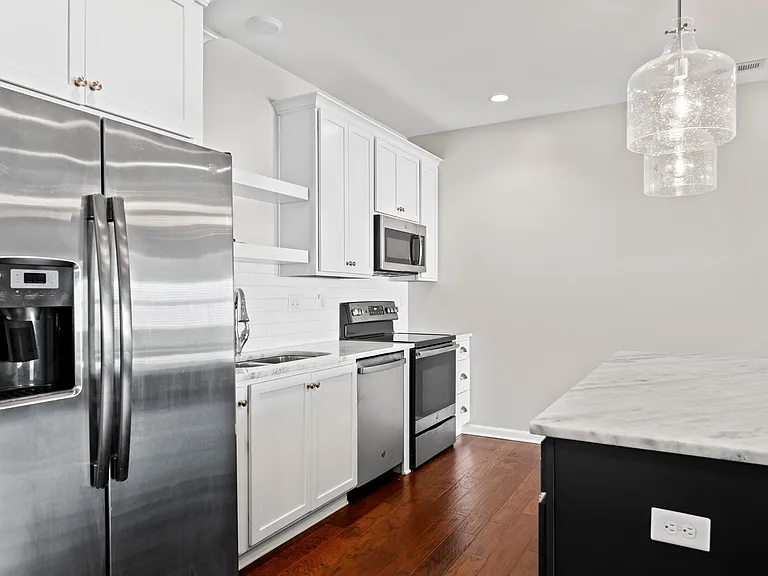 4205 Taylor Cove Ct — Photo 10