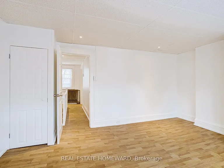 208 Ontario St #UPPER — Photo 23