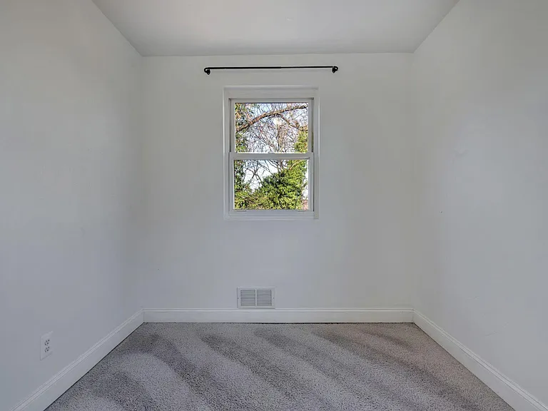 1604 Woodhill Ct — Photo 18