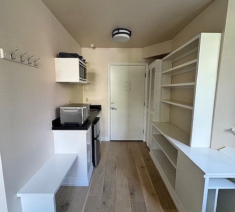 2nd image of 1409 Queen Anne Ave N #101