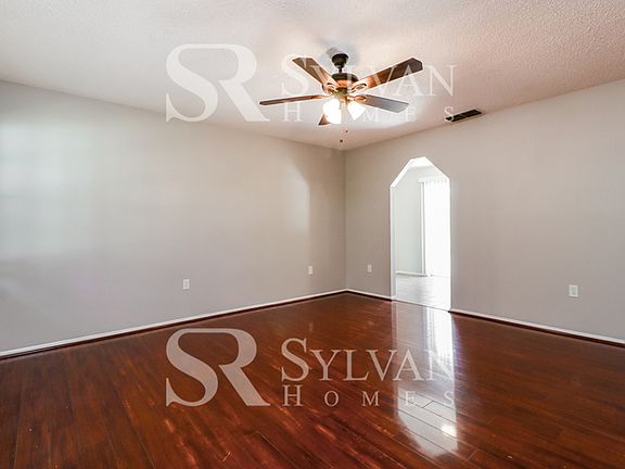 4th image of 535 S Orange Ct