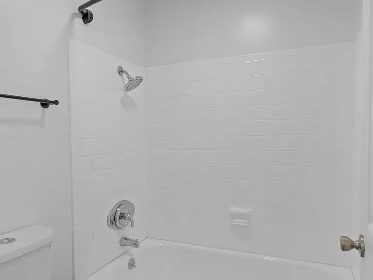 Courtyard Apartments — Photo 34