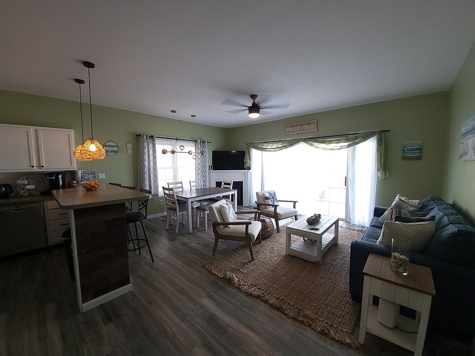 1st image of 422 W Hand Ave #102
