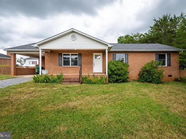 1 Hite Ct, Luray, VA 22835