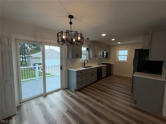 5th image of 3976 E 190th St
