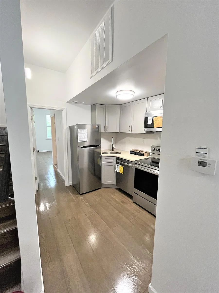 Building Photo - 1013 Spruce St #4