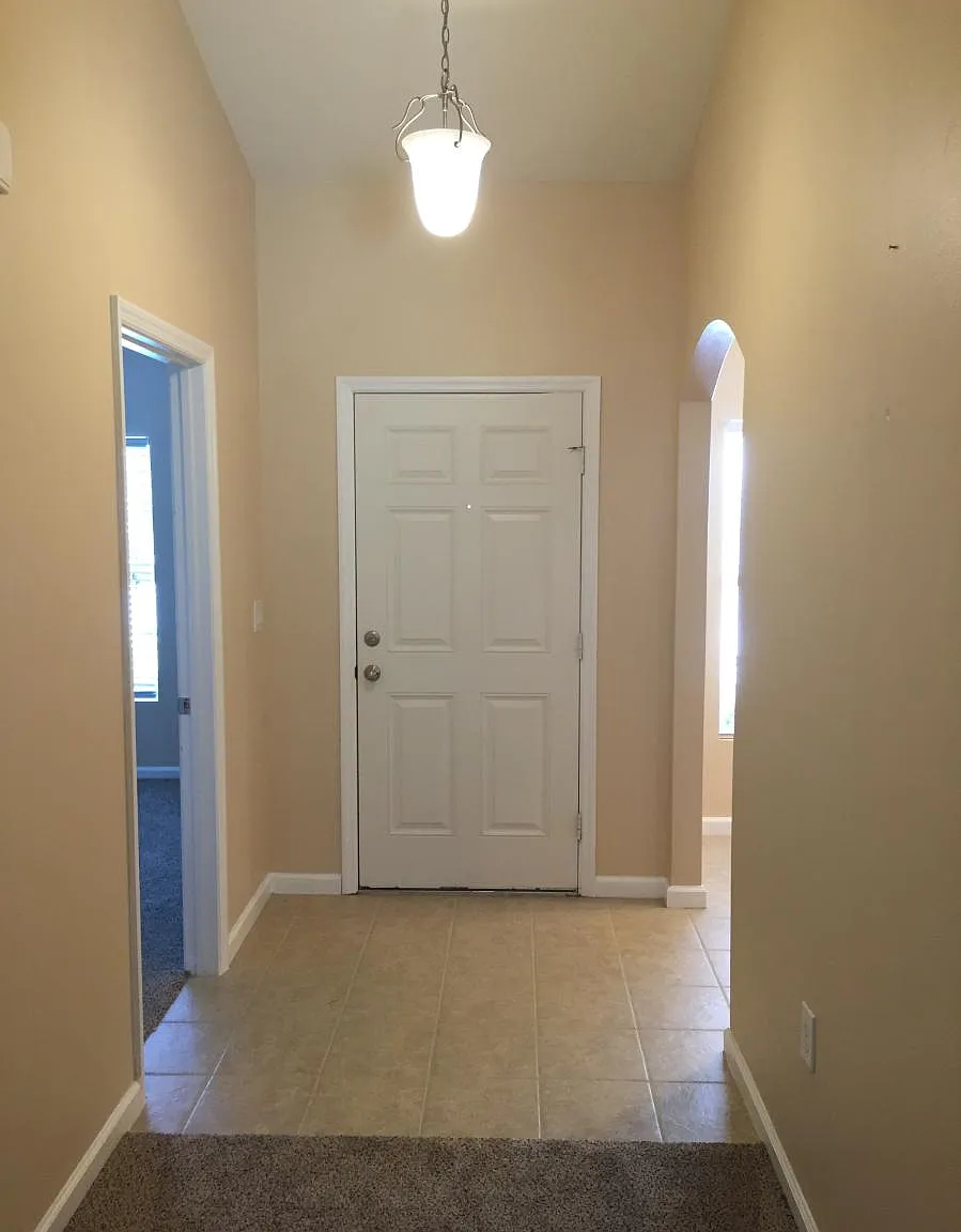 4 bed, 1549 sqft, $2,325 — Photo 4