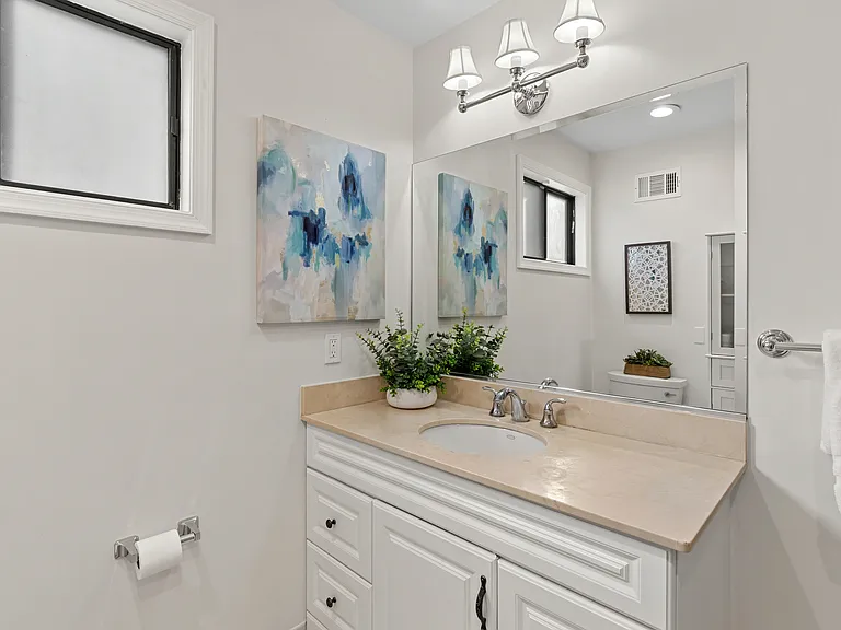704 Ticonderoga Ave — Photo 18