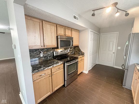3rd image of 15290 Fawn Meadow Dr