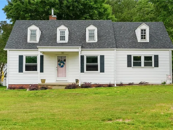 2136 Courtney Huntsville Rd, Yadkinville, NC 27055