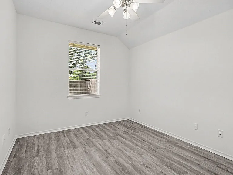 18314 Manorcliff Ln — Photo 15