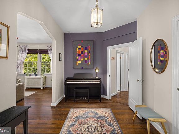 2nd image of 2737 Devonshire Pl NW APT 322
