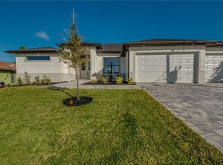 1425 Vendome Ct, Cape Coral, FL 33904