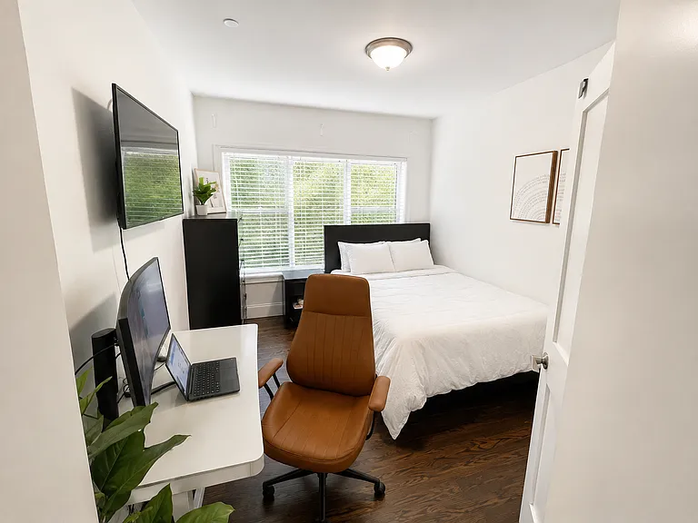 154 Gold St #1 — Photo 7