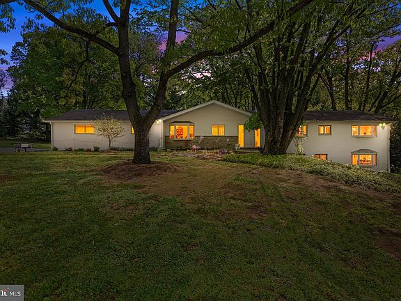 2nd image of 1 Springbriar Ln