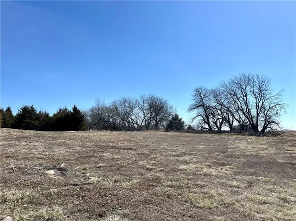 24910 W 106th Ct, Olathe, KS 66061