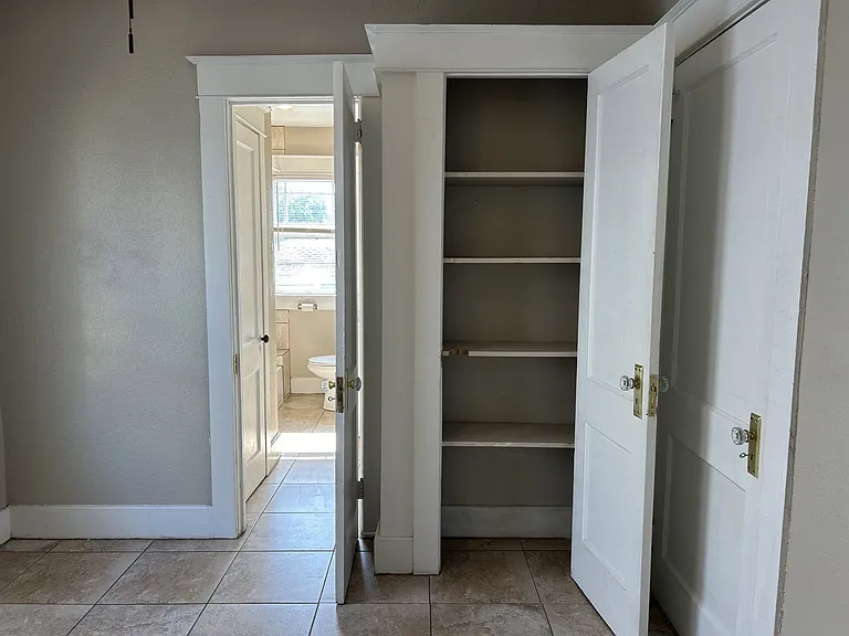 940 6th St N #3 — Photo 10