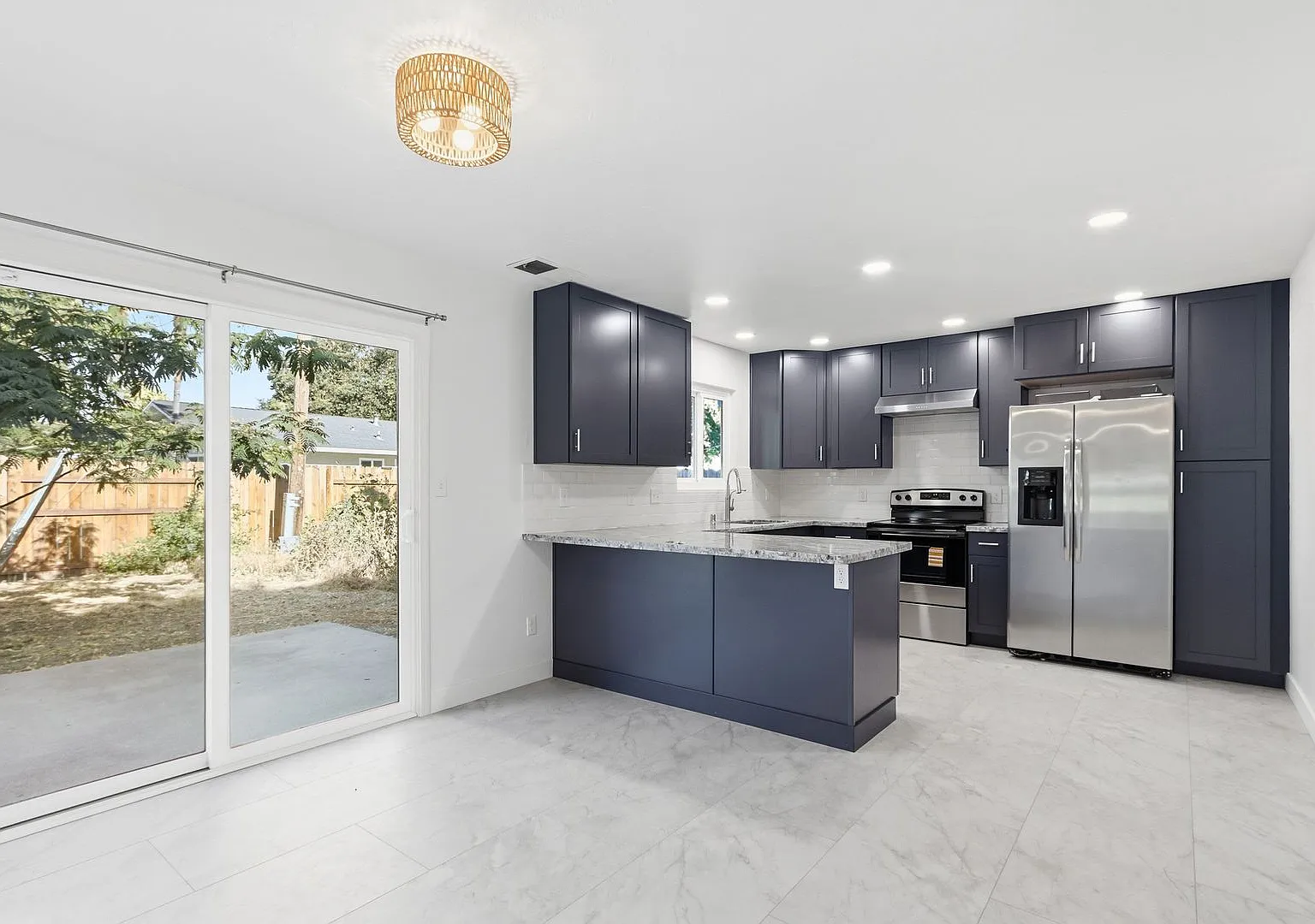 Updated 4 Bed 2 Bath Available for Immediate Move-In! — Photo 2