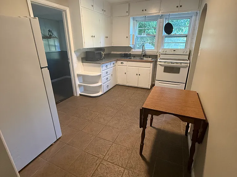 1146 S Jefferson Ave — Photo 5