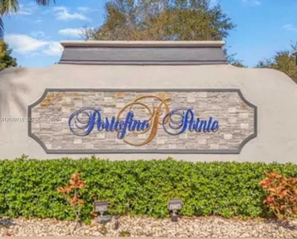 Portofino Pointe — Photo 2