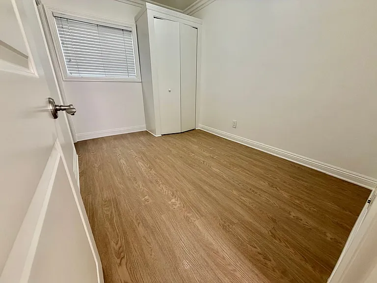 208 Seaview St — Photo 16