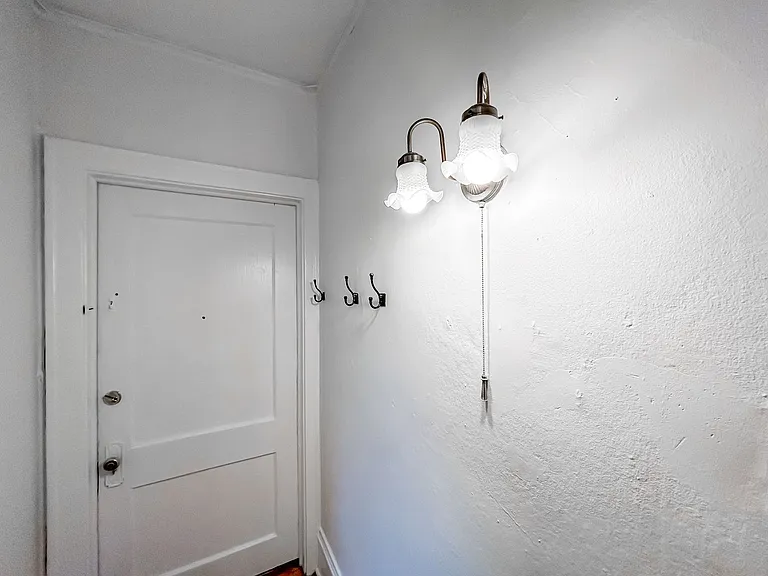 2121 Hennepin Ave S — Photo 30