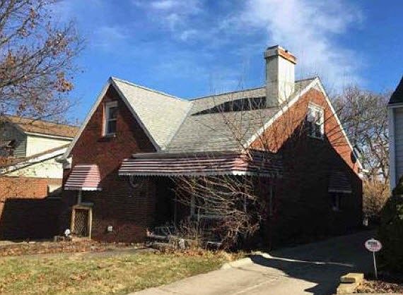 3rd image of 5163 E 114th St