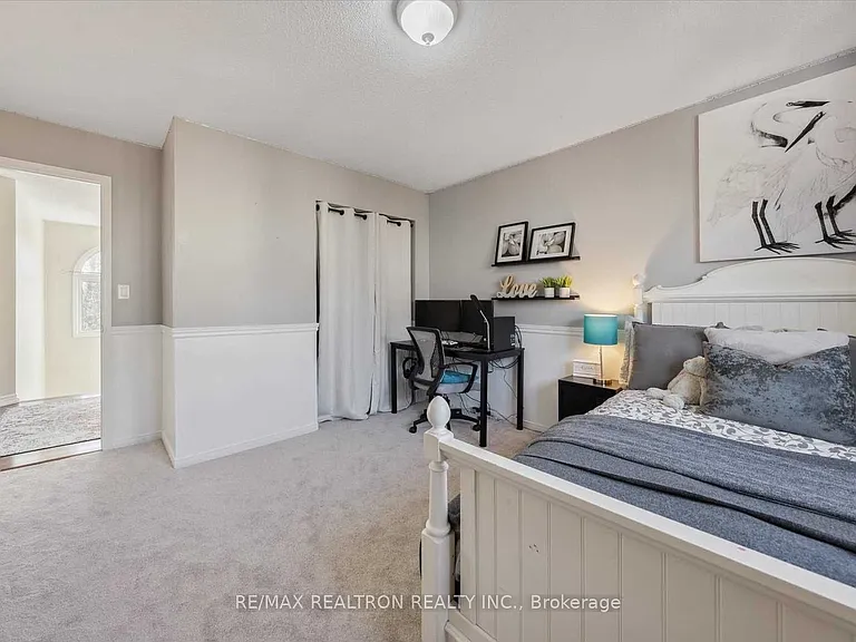 68 Flint Cres #UPPER — Photo 24