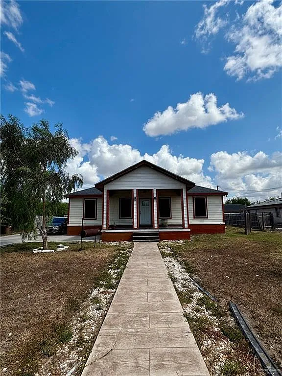 3 bed, 2.0 bath, 1176 sqft, $1,400 — Photo 1