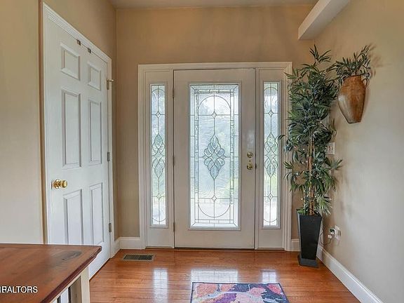 4th image of 849 Pinnacle Dr