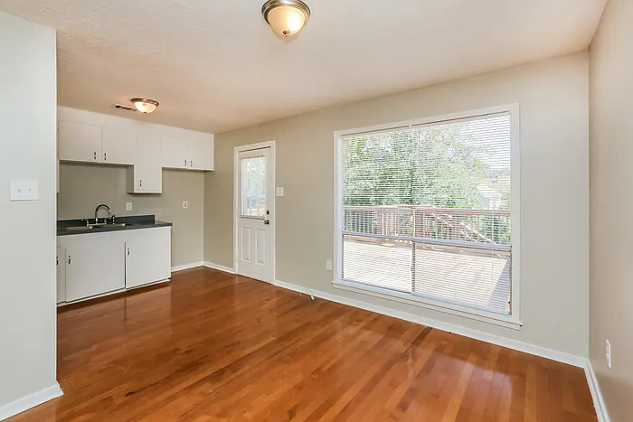 9208 Marilyn Dr — Photo 3