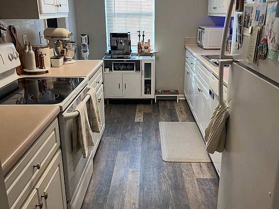 3rd image of 4411 Misty Cove Ct