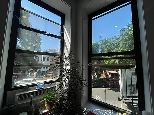 Rented by Delmark Realty LLC | media 2