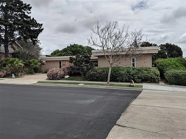 5805 Honors Dr — Photo 24