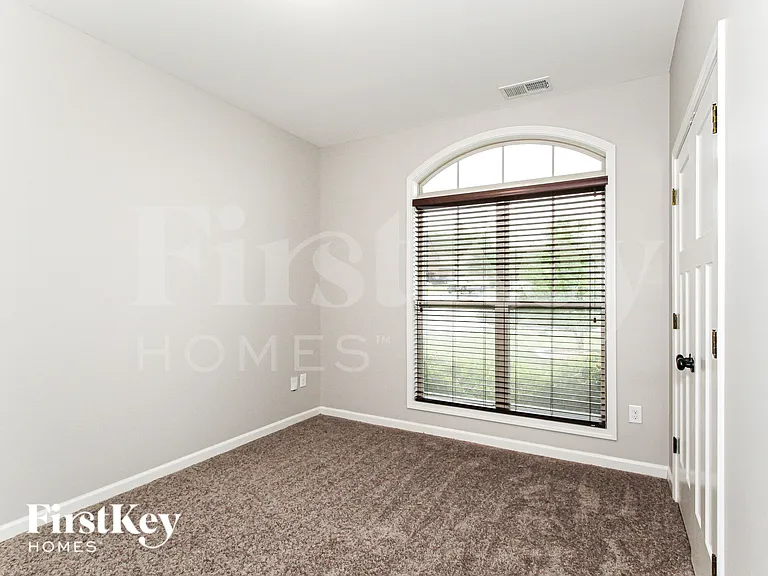 2067 Kerry Cir — Photo 14