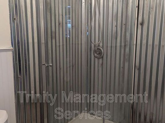 4th image of 395 Gina Cir