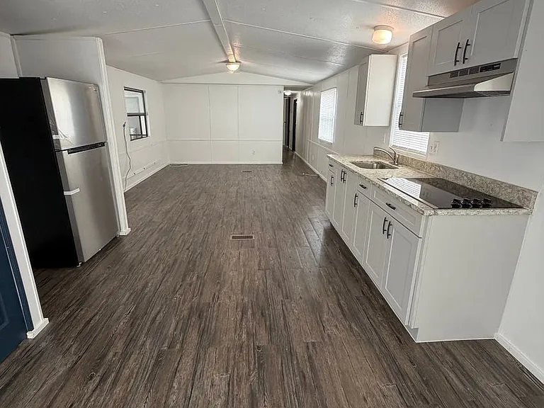 54 Sunset Cir — Photo 3