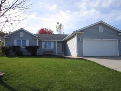 221 Parkview Dr, Johnson Creek, WI, 53038