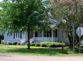 113 Pearl St, Crystal Springs, MS 39059