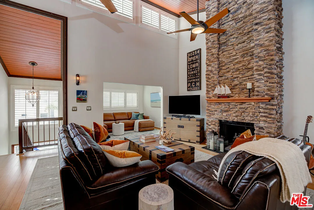 3 bed, 2.5 bath, 1646 sqft, $8,750 — Photo 4