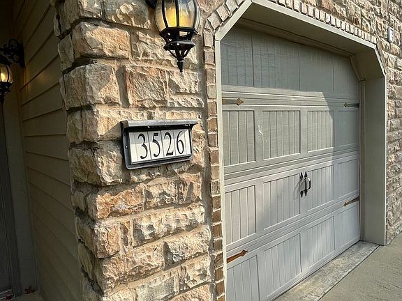 2nd image of 3526 W Chevaux Dr