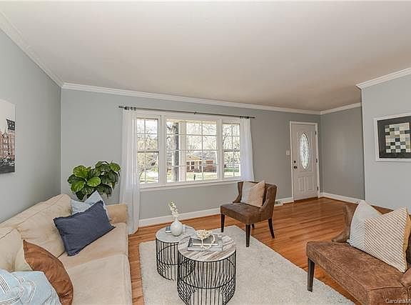 3rd image of 6718 Bradstock Ln