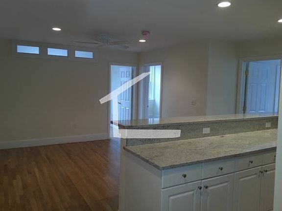 3rd image of 60 Egmont St #Four