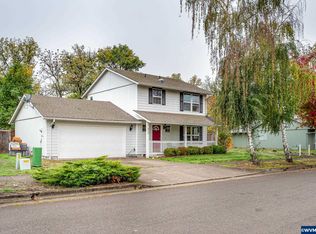 906 W D St, Lebanon, OR 97355