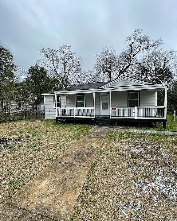 2nd image of 3848 N Linden Dr