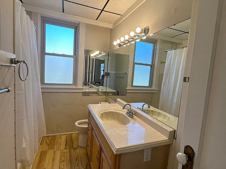 3468 Mayfair Ave — Photo 24