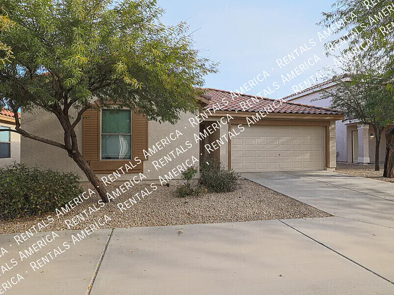 1324 S Mosley Ct — Photo 2