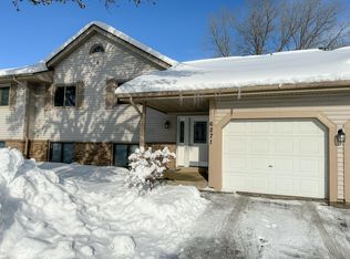 6271 Magda Dr N #C, Maple Grove, MN 55369