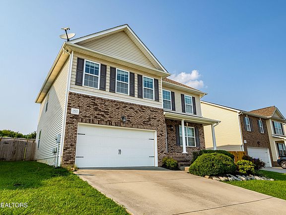 4th image of 1821 Point Wood Dr