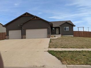 100 N Ceylon Ave, Tea, SD 57064